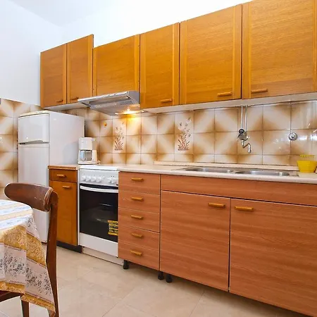 Apartmensts Nikola 1023 *