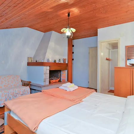Apartmensts Nikola 1023 Daire Fažana