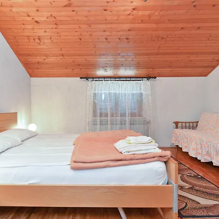 Apartmensts Nikola 1023 Daire Fažana