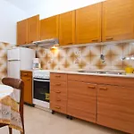 Apartmensts Nikola 1023 *