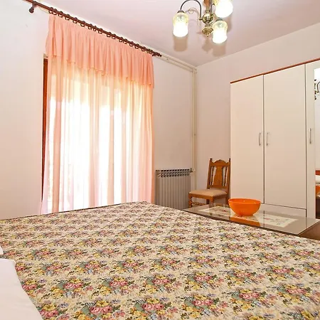 Apartmensts Nikola 1023 *