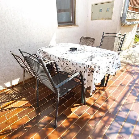 Apartmensts Nikola 1023 شقة