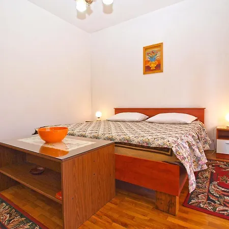 Apartmensts Nikola 1023 *