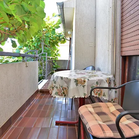 Apartmensts Nikola 1023 * فاجانا