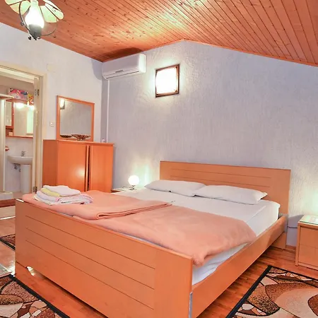 شقة Apartmensts Nikola 1023 *