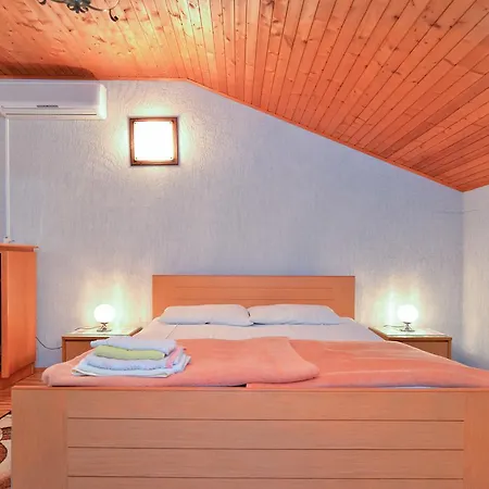 Apartmensts Nikola 1023