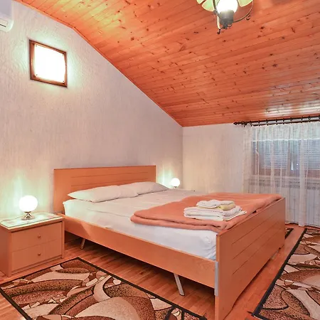 Apartment Apartmensts Nikola 1023 Fazana